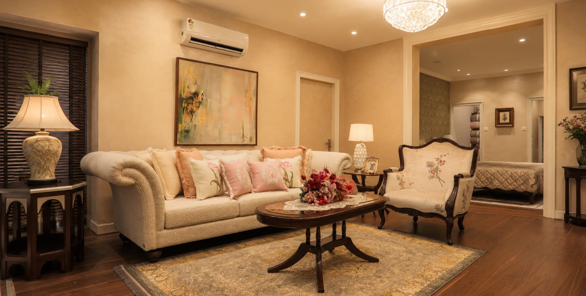 Warm Treasure Trove boutique interior