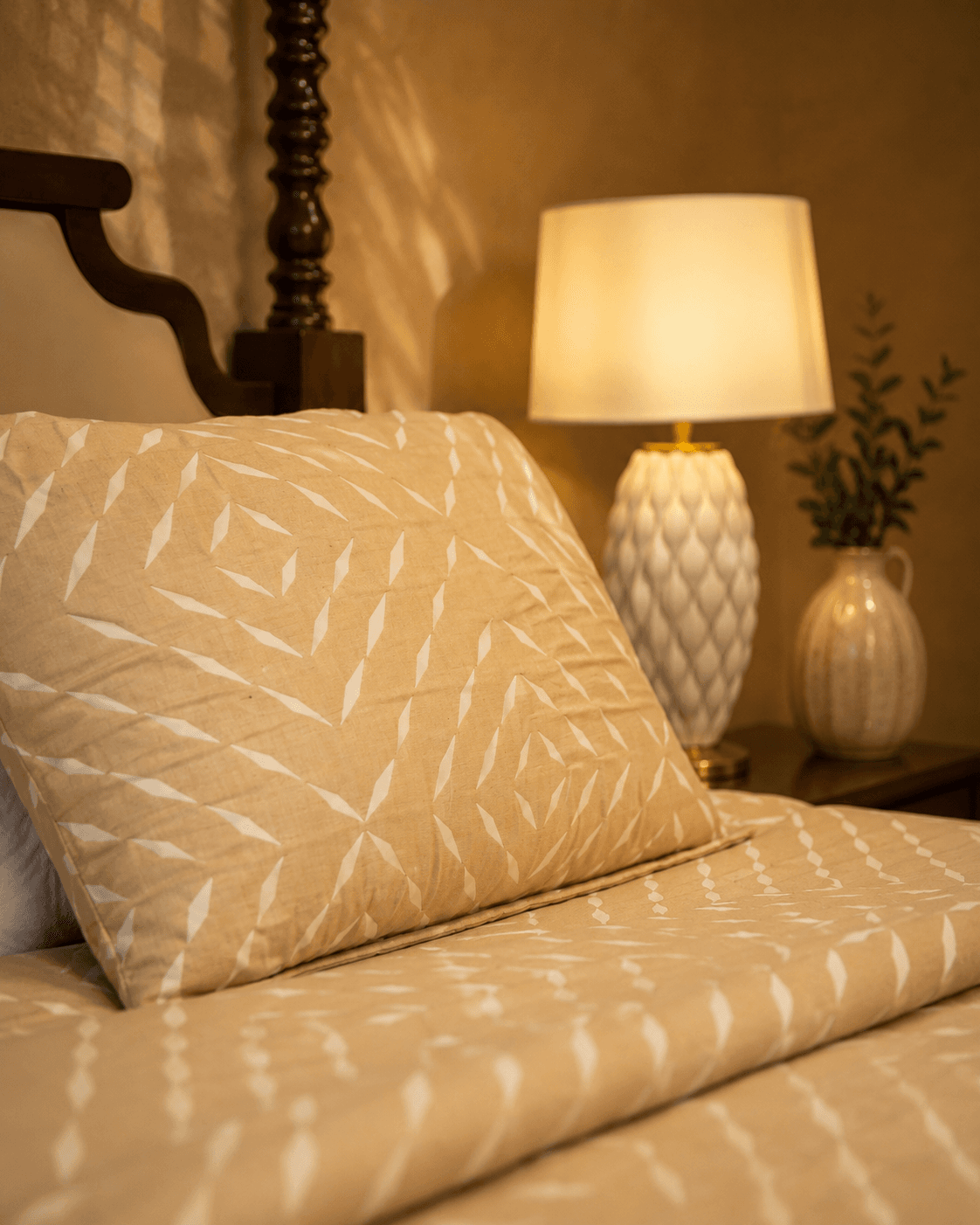 Jacquard Diamond Design Bed Cover - Beige
